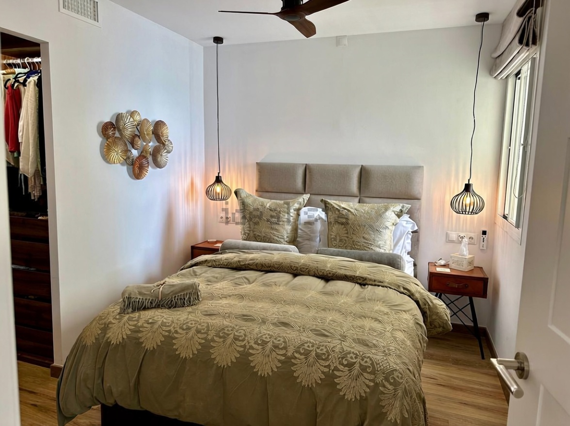 Piso en primera línea de playa en Mijas — Dormitorio