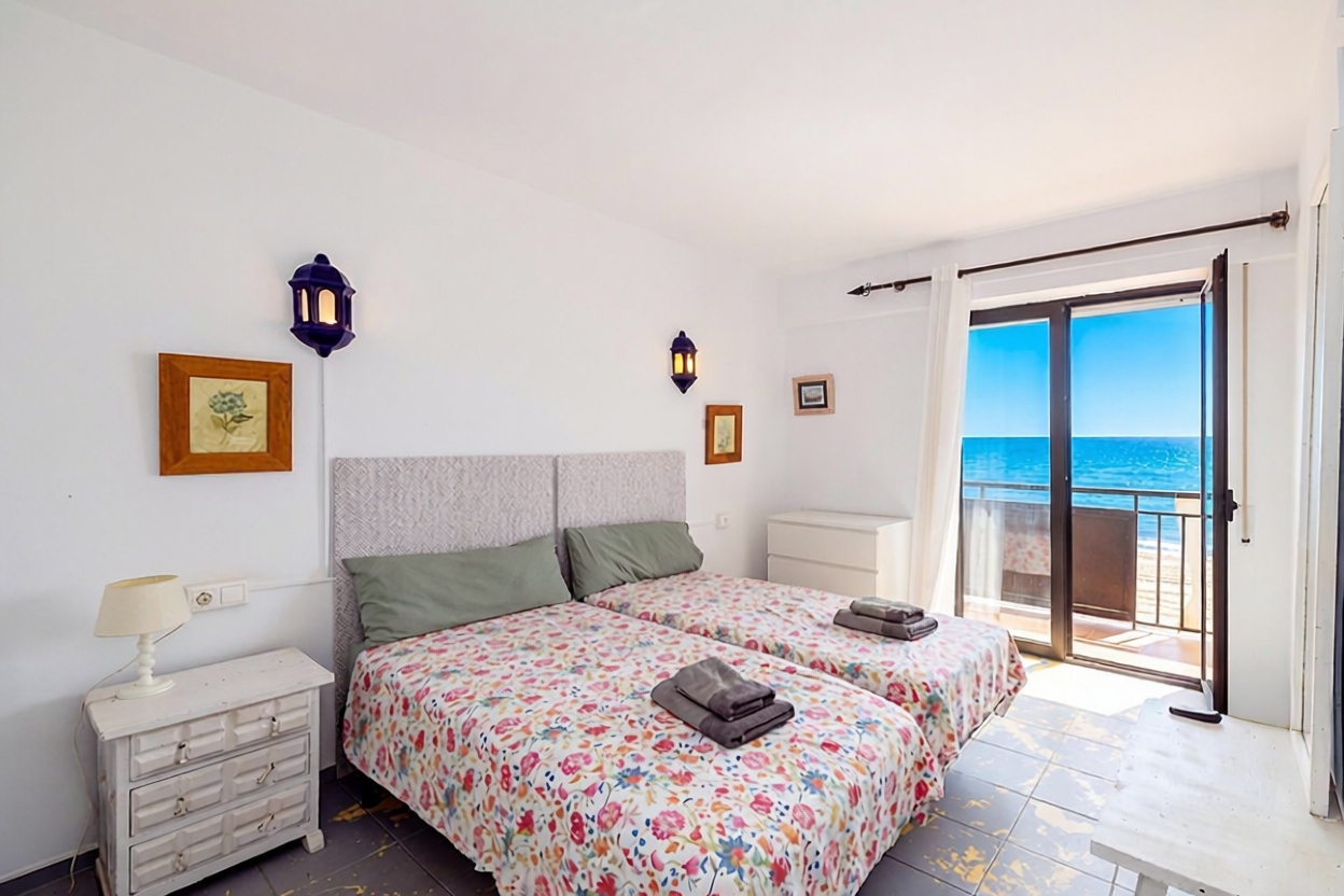 Chalet con acceso directo a playa en Mijas — Dormitorio