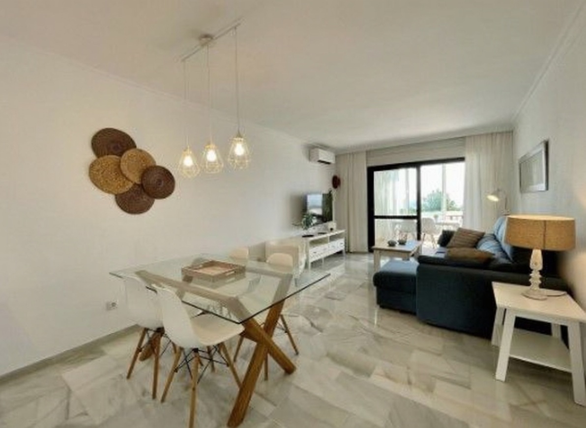 Chalet avec accès direct à la plage à Mijas — Séjour