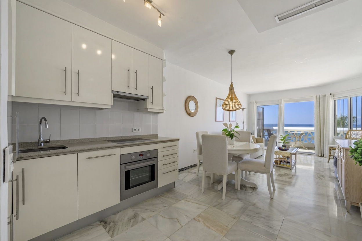 Ático en primera línea de mar en Mijas — Cocina