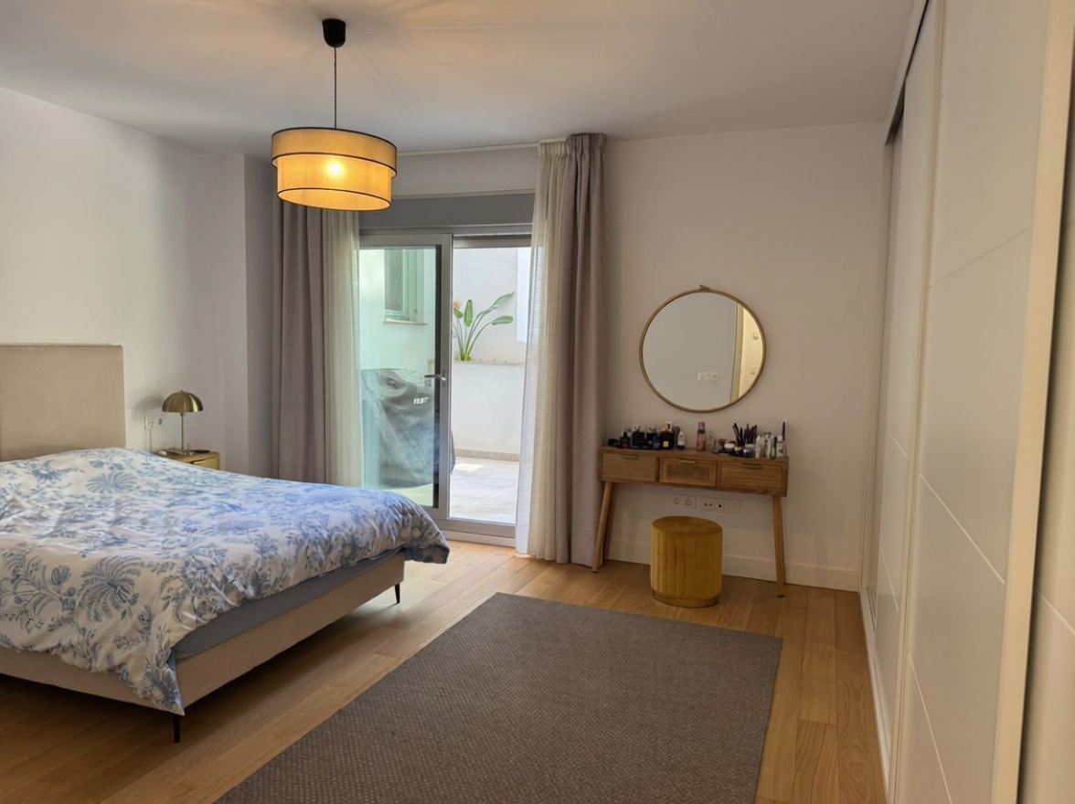 Piso en primera línea de playa en Mijas — Dormitorio
