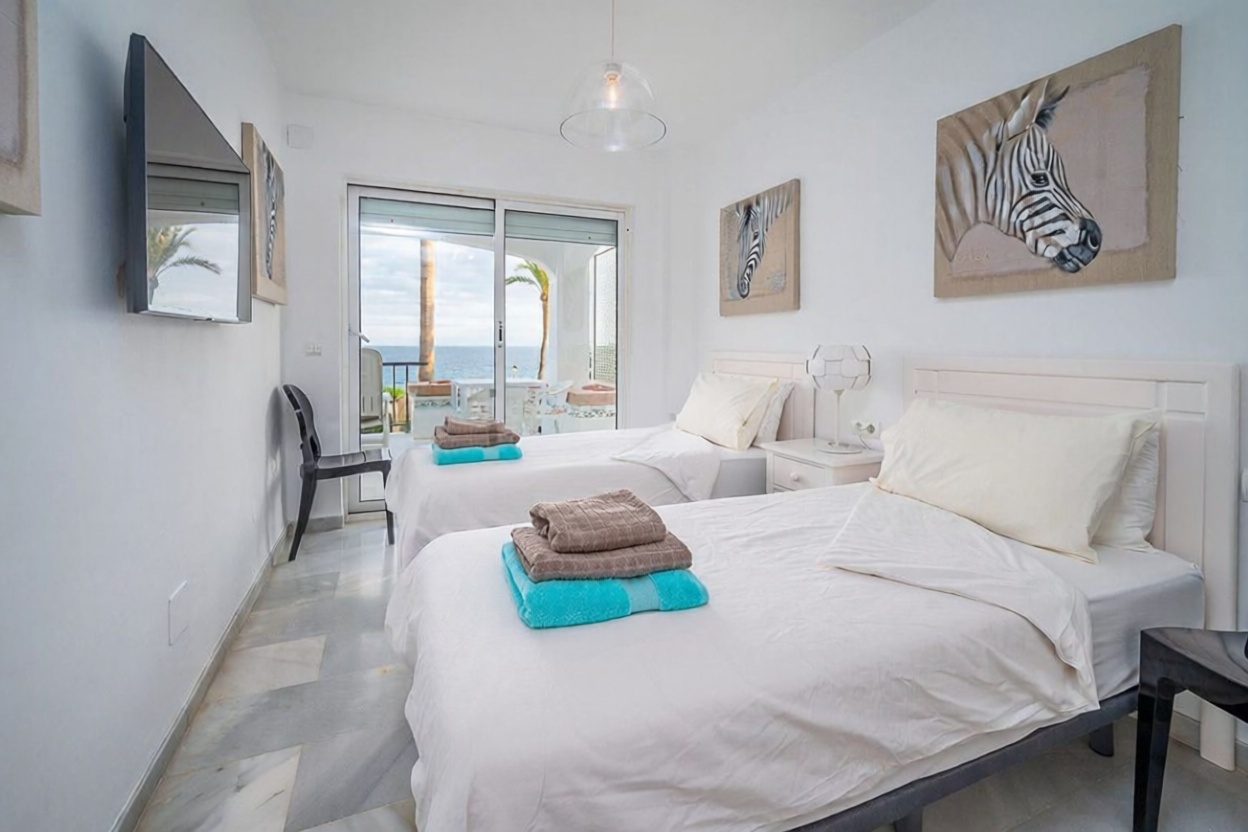 Appartement en première ligne de plage à Mijas — Chambre