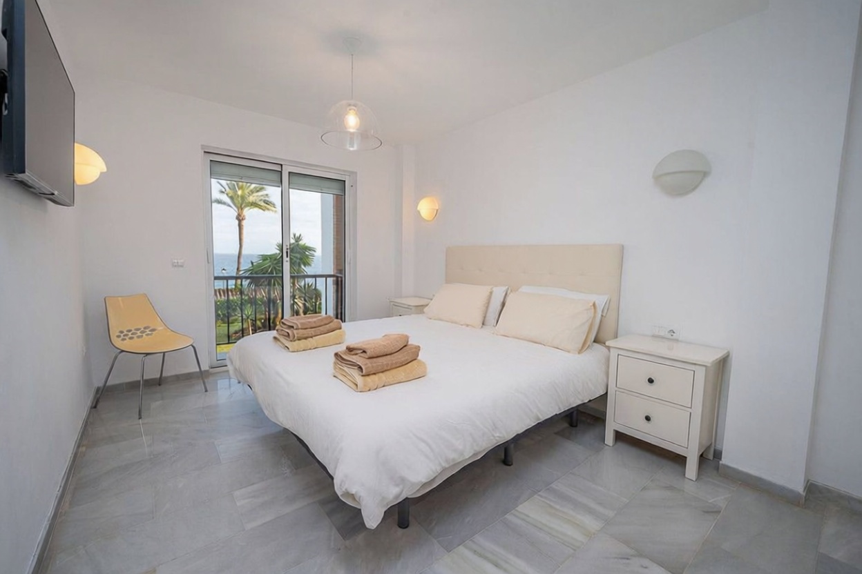 Appartement en première ligne de plage à Mijas — Chambre