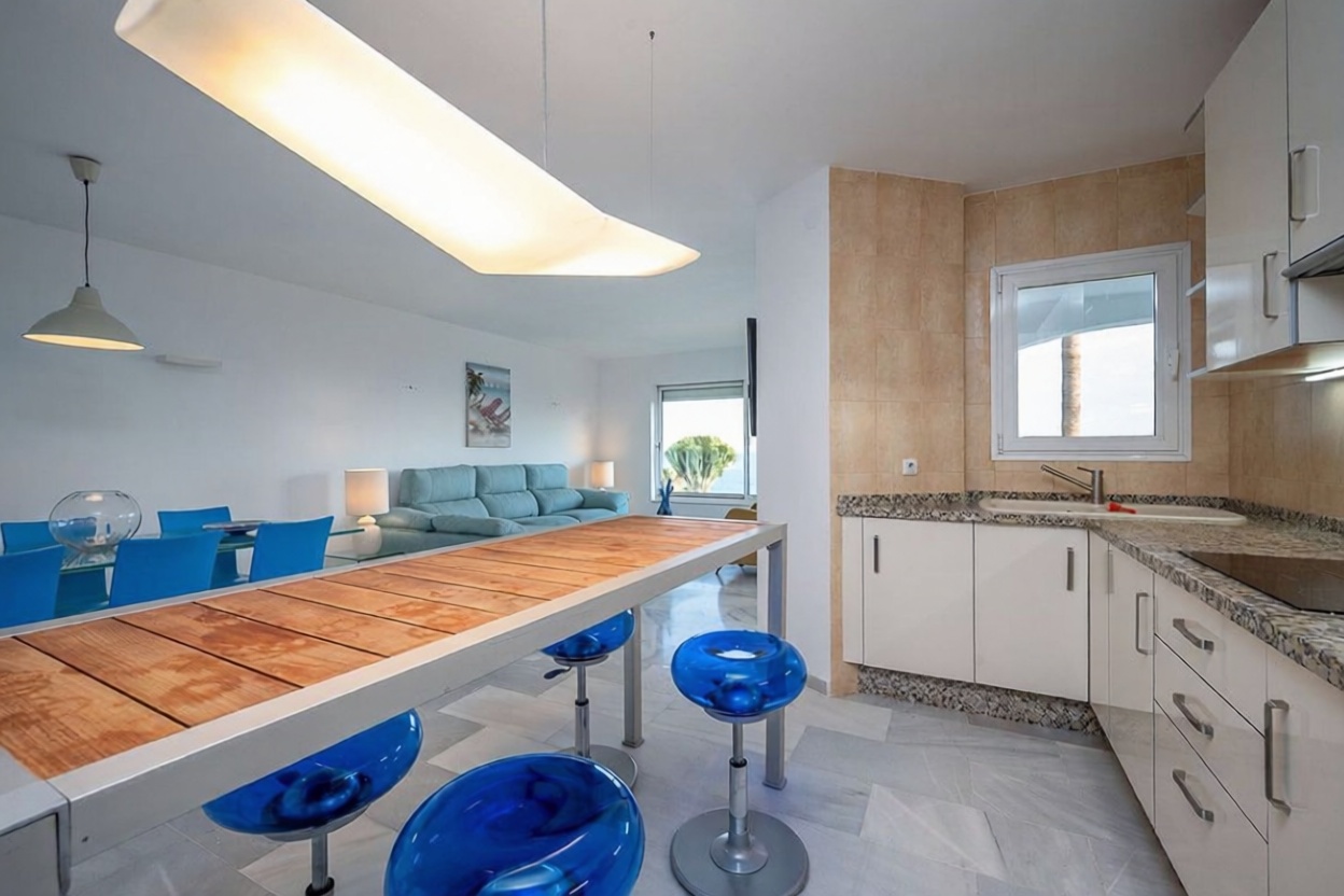 Appartement en première ligne de plage à Mijas — Cuisine