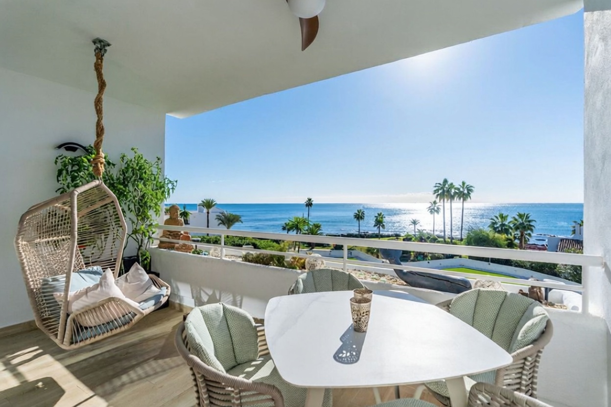 Piso en primera línea de playa en Mijas
