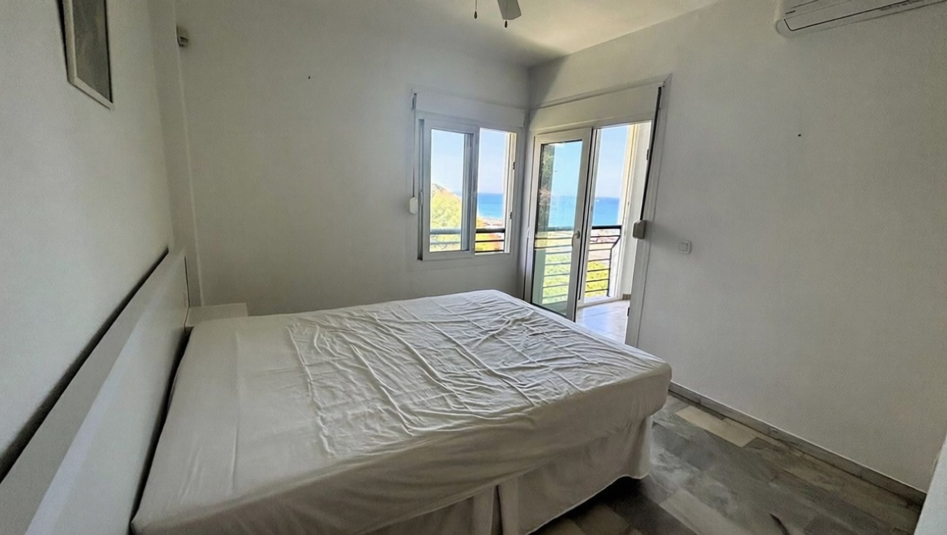 Duplex en première ligne de plage à Mijas — Chambre
