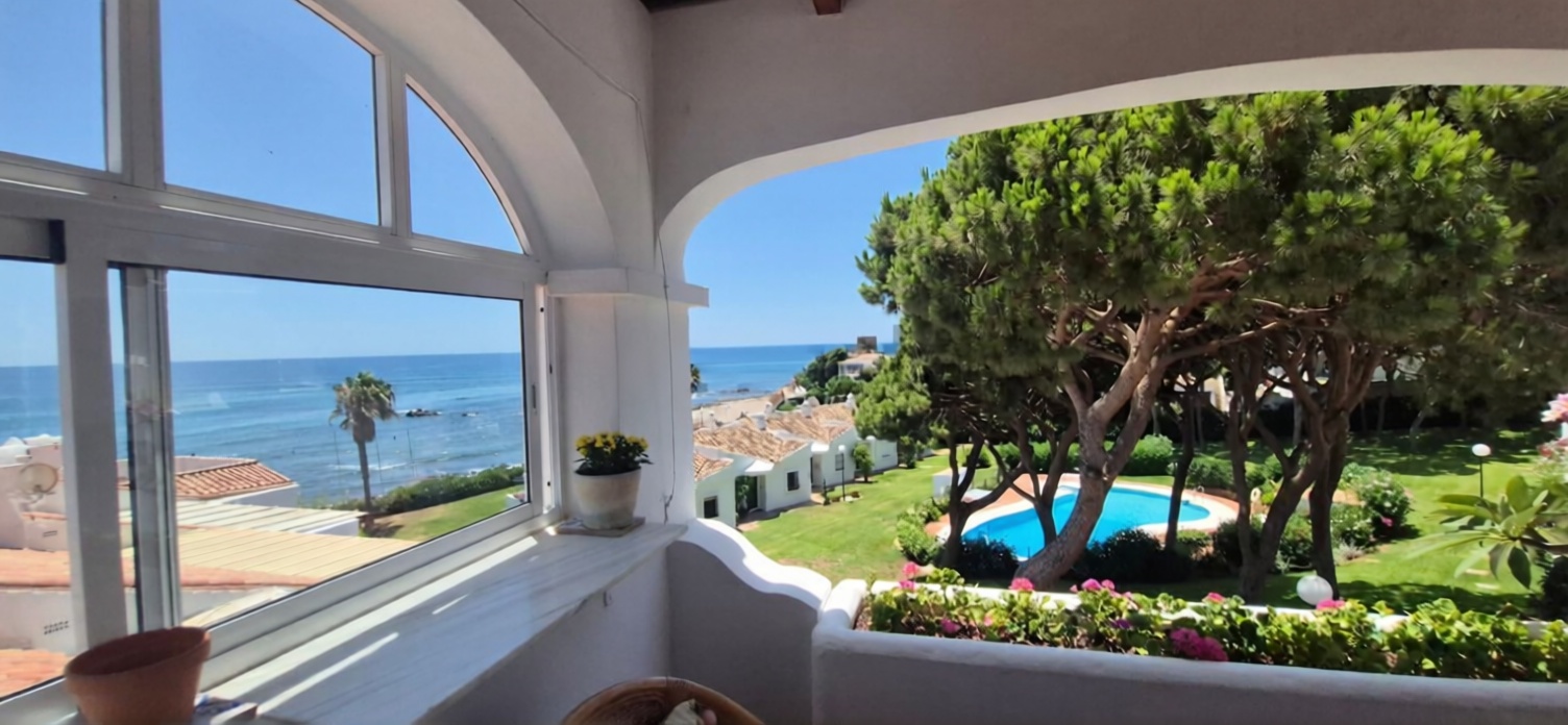 Квартира первая линия пляжа в Mijas — Гостиная