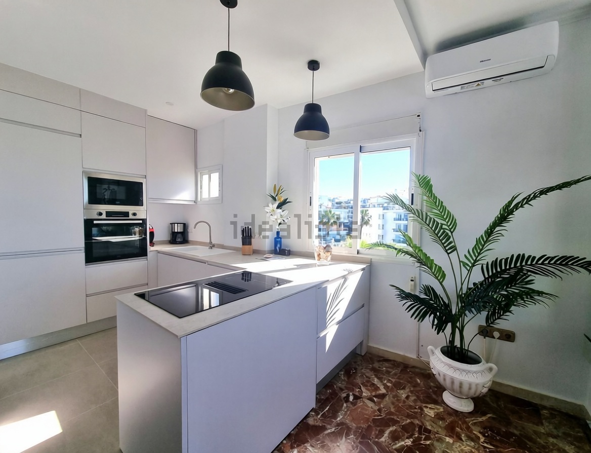 Квартира первая линия пляжа в Mijas — Кухня