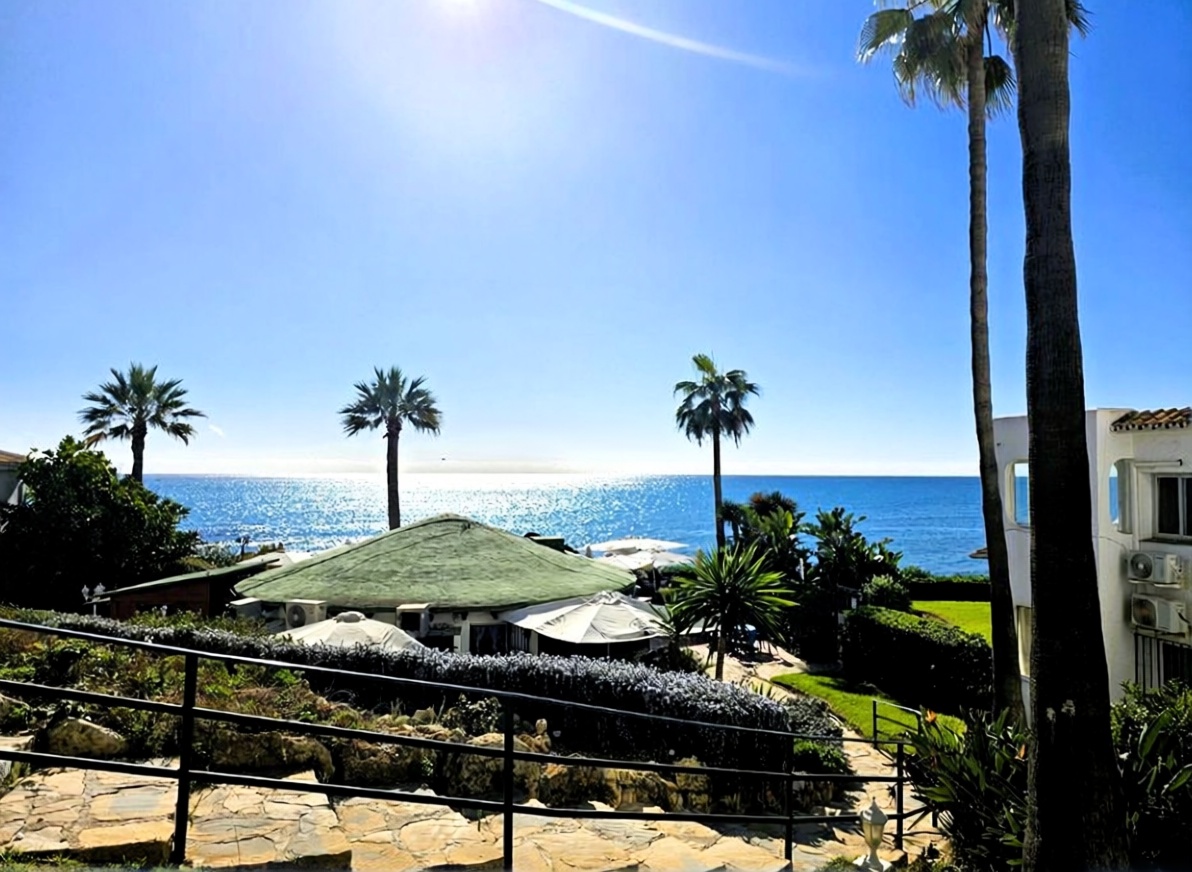 Квартира первая линия пляжа в Mijas — Морской вид
