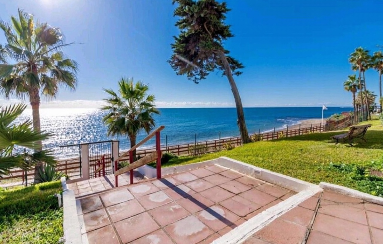Квартира первая линия пляжа в Mijas