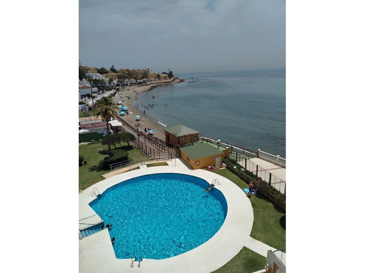 Студия первая линия пляжа в Mijas — Морской вид