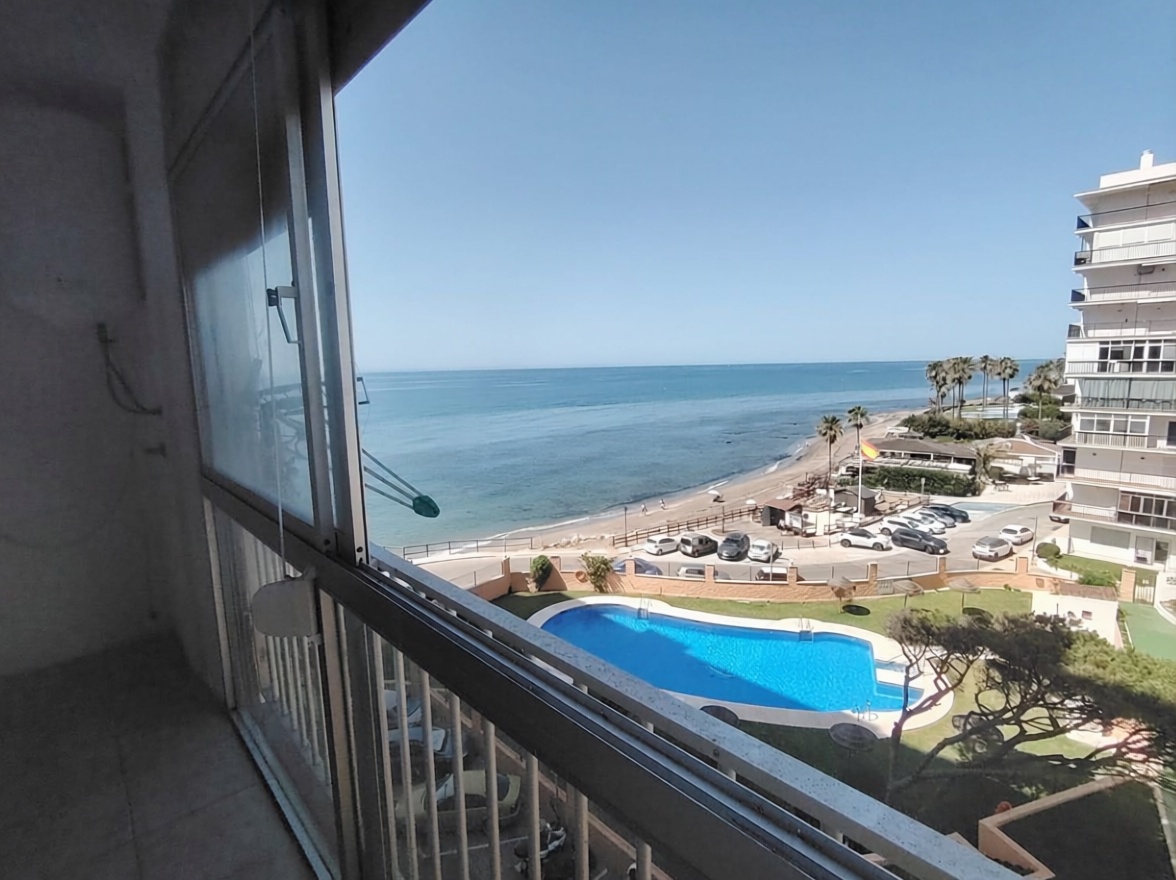 Квартира первая линия пляжа в Mijas