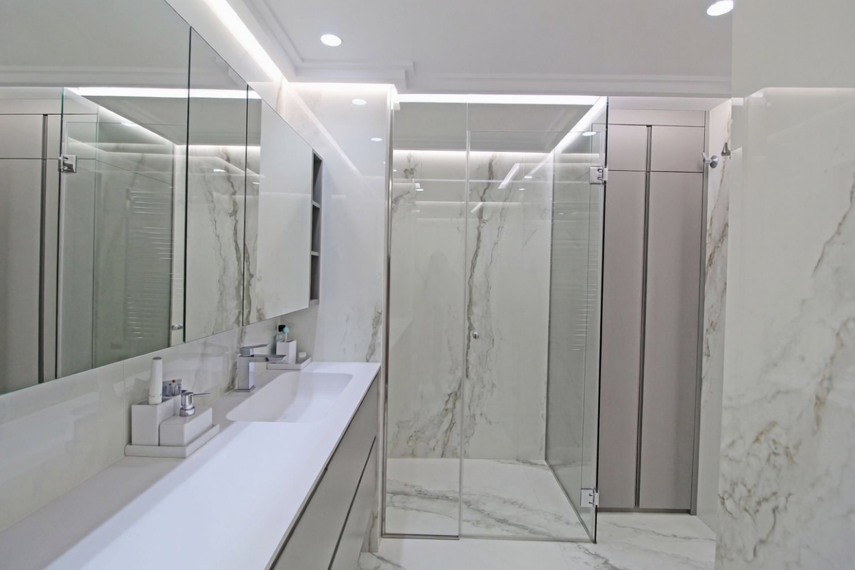 Beachfront flat in Marbella — Bathroom