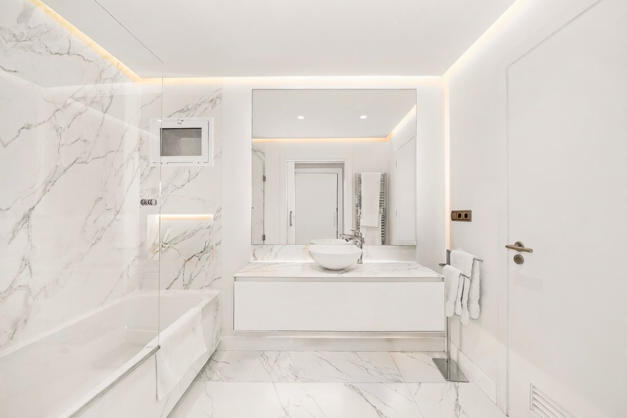 Beachfront flat in Marbella — Sea terrace