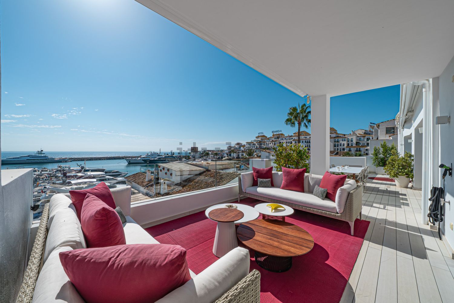 Appartement en attique en première ligne de mer à Marbella