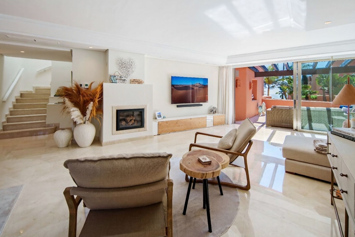 Duplex em primeira linha de praia em Marbella — Sala