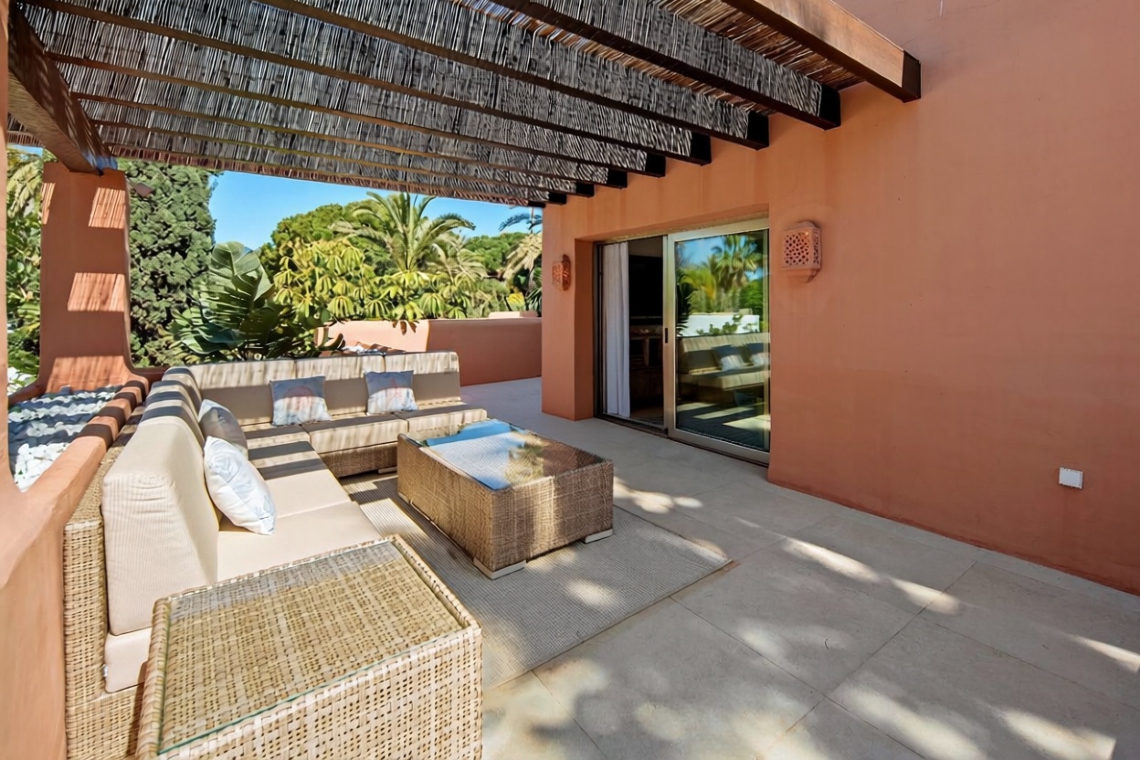 Beachfront duplex in Marbella — Kitchen