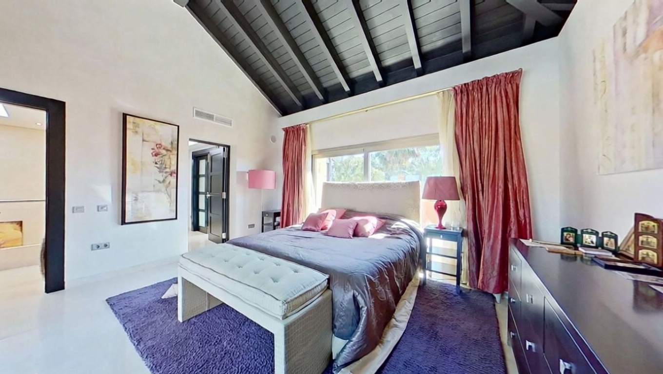 Seafront attic in Marbella — Bedroom