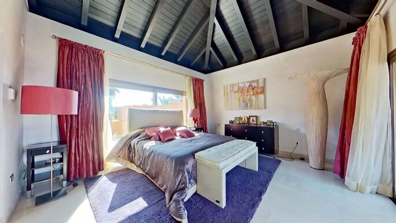 Seafront attic in Marbella — Bedroom