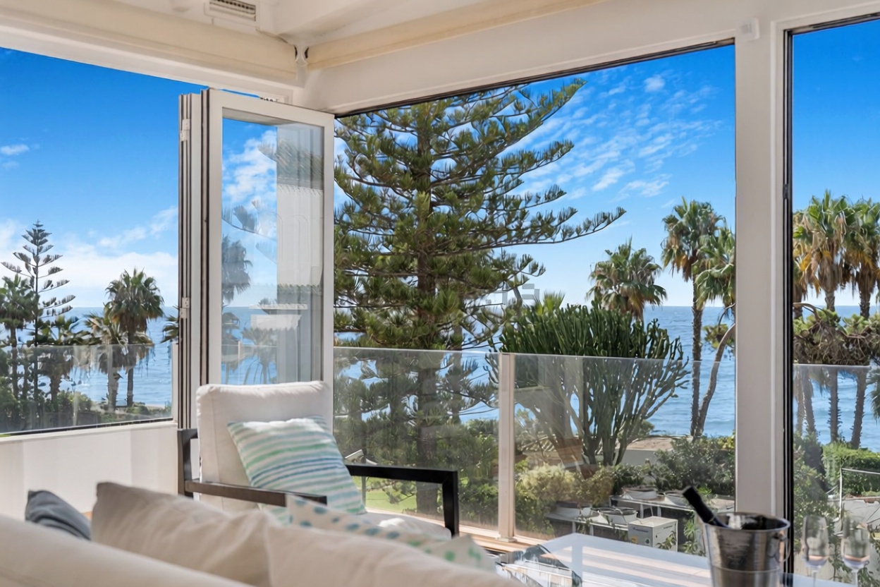 Chalet with direct beach access in Marbella
