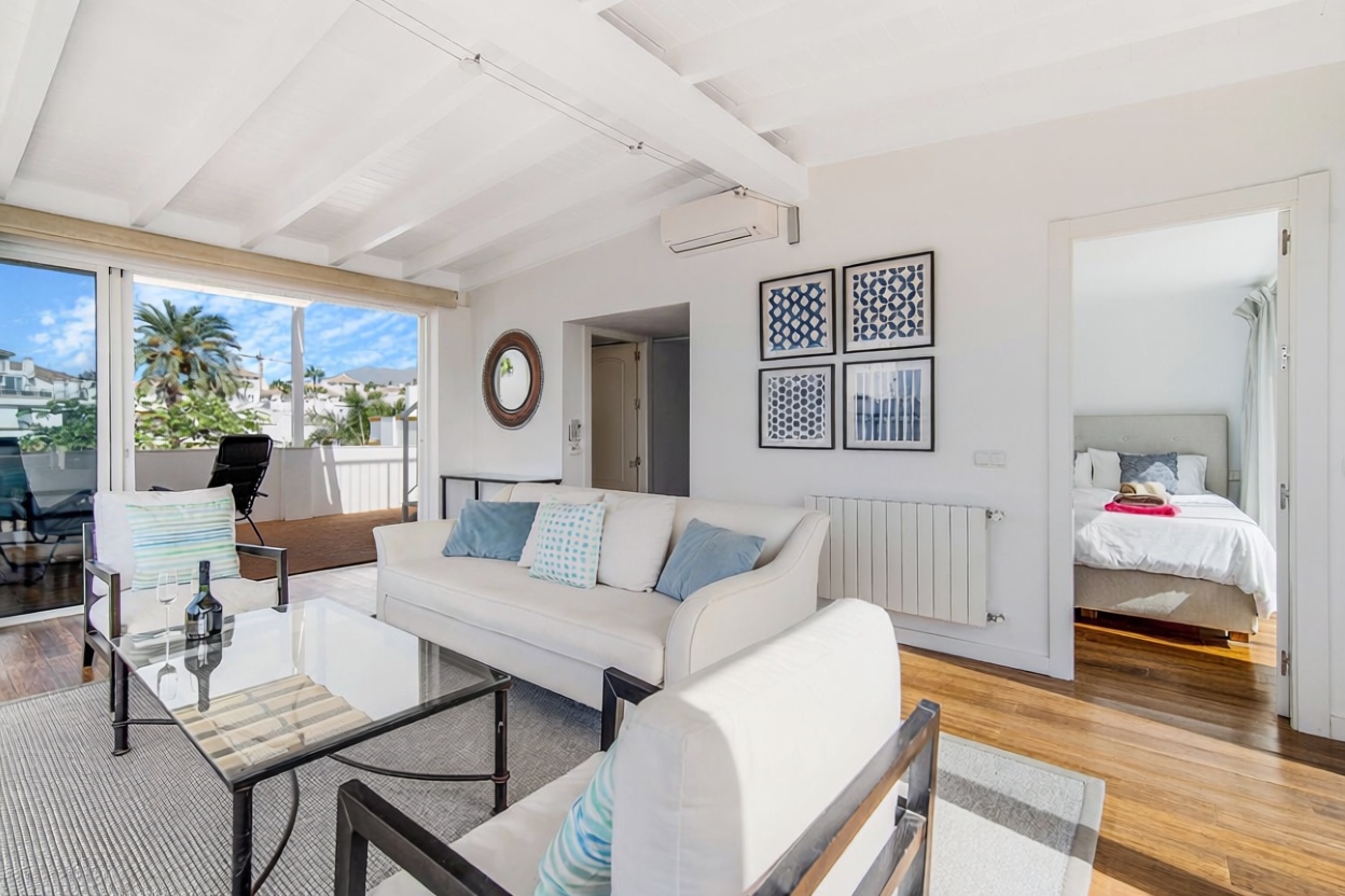 Chalet with direct beach access in Marbella — Bathroom