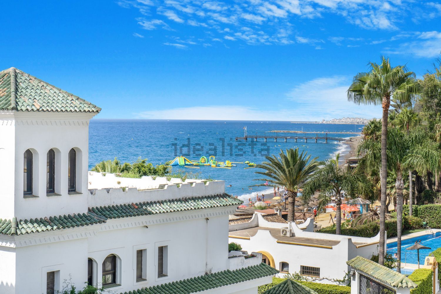 Chalet mit direkter Strandzugang in Marbella — Meerblick