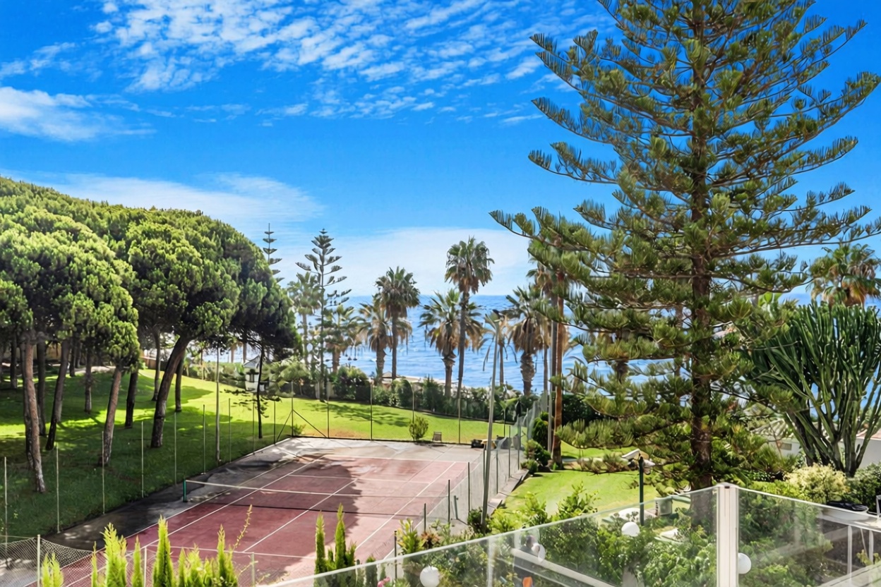 Chalet avec accès direct à la plage à Marbella