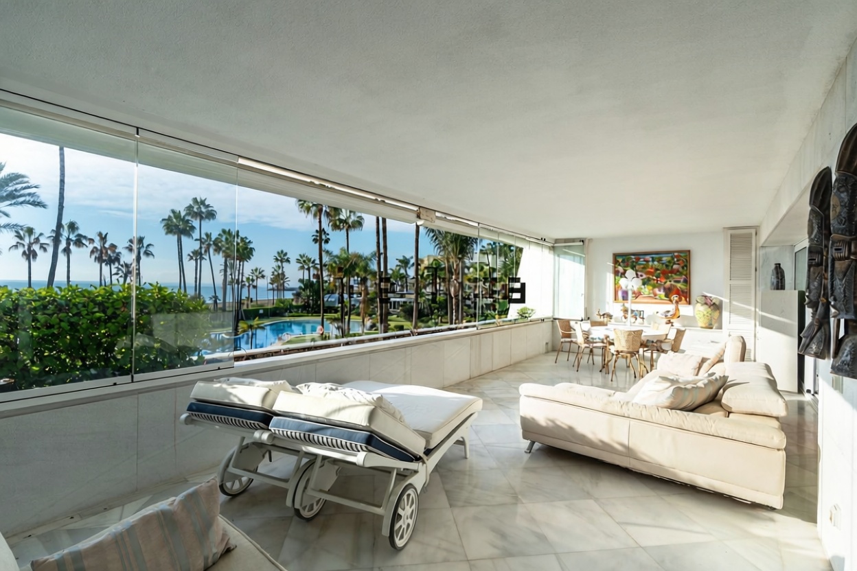 Beachfront flat in Marbella