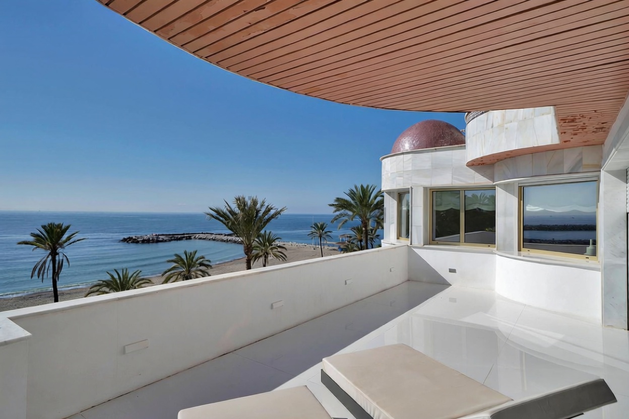Beachfront flat in Marbella