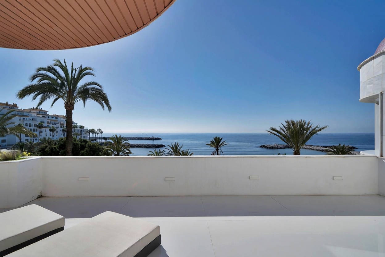 Appartement en première ligne de plage à Marbella — Terrasse mer