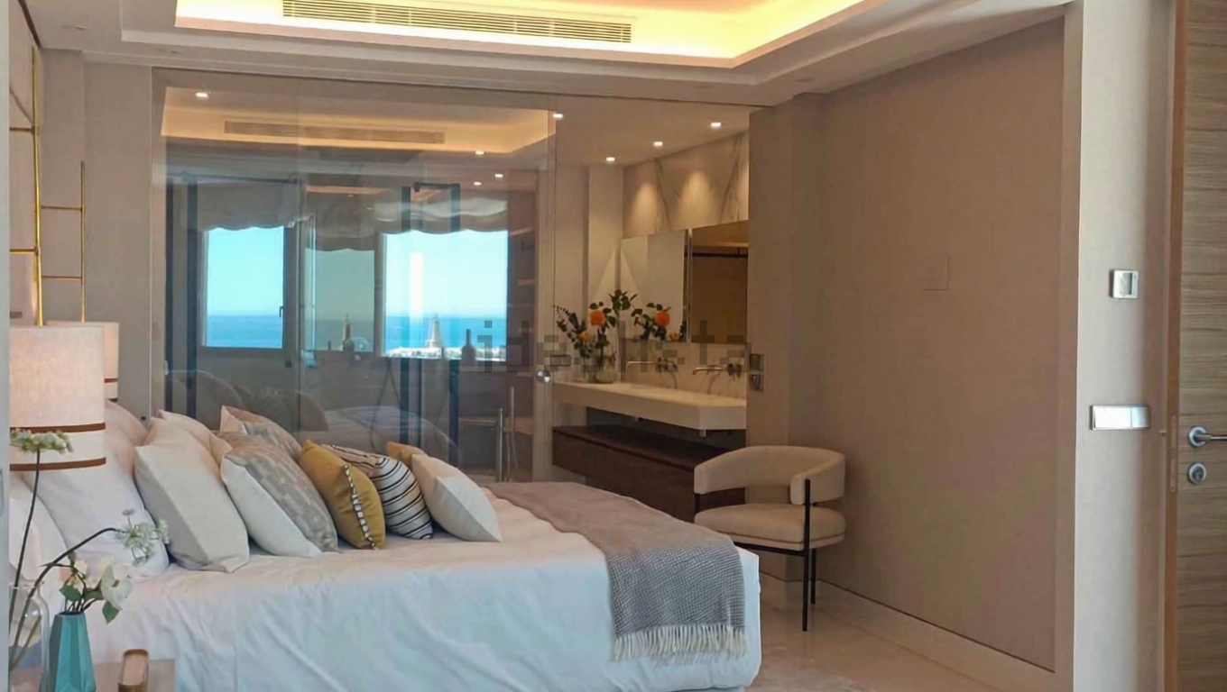 Beachfront flat in Marbella — Bedroom
