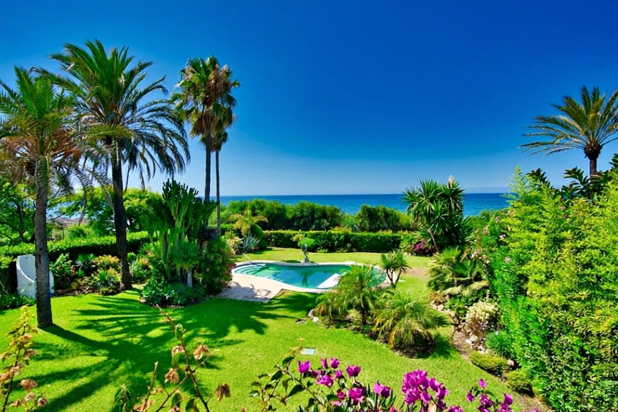 Шале с прямой выход на пляж в Marbella — Морской вид