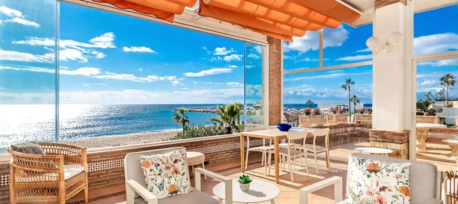 Chalet avec accès direct à la plage à Marbella — Terrasse mer
