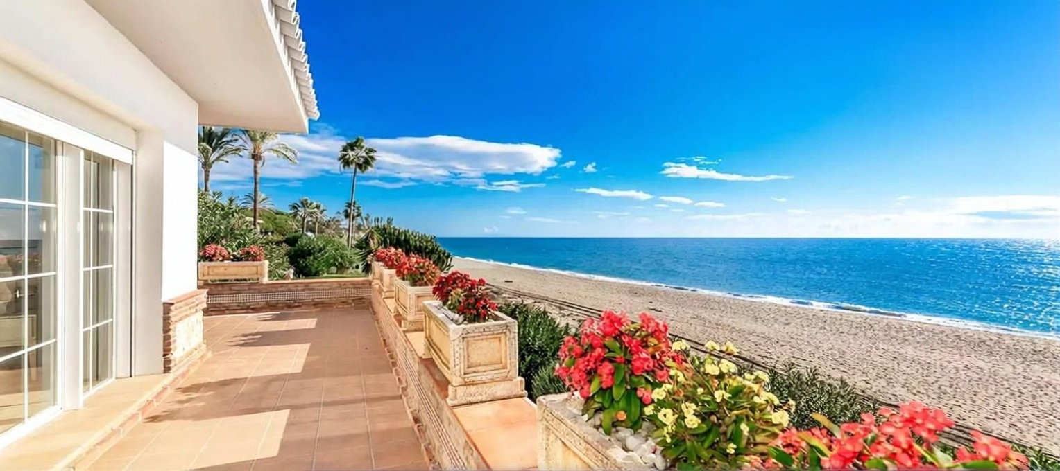 Chalet avec accès direct à la plage à Marbella — Terrasse mer
