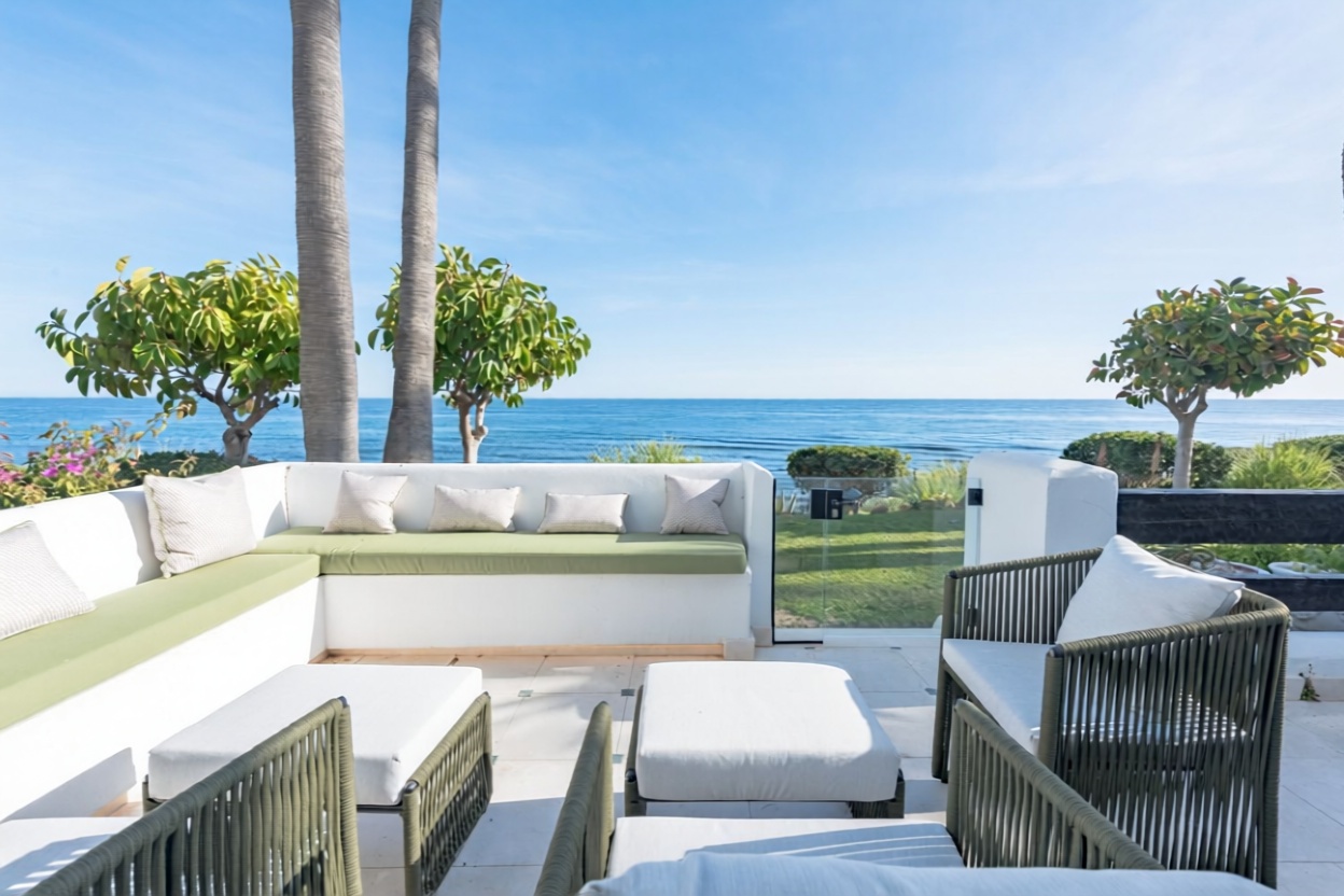Villa avec accès direct à la plage à Marbella — Terrasse mer