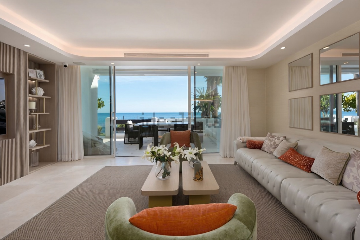 Villa avec accès direct à la plage à Marbella — Séjour