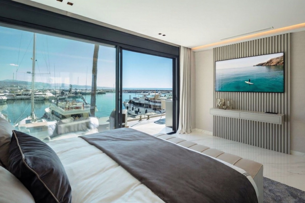 Seafront attic in Marbella — Bedroom