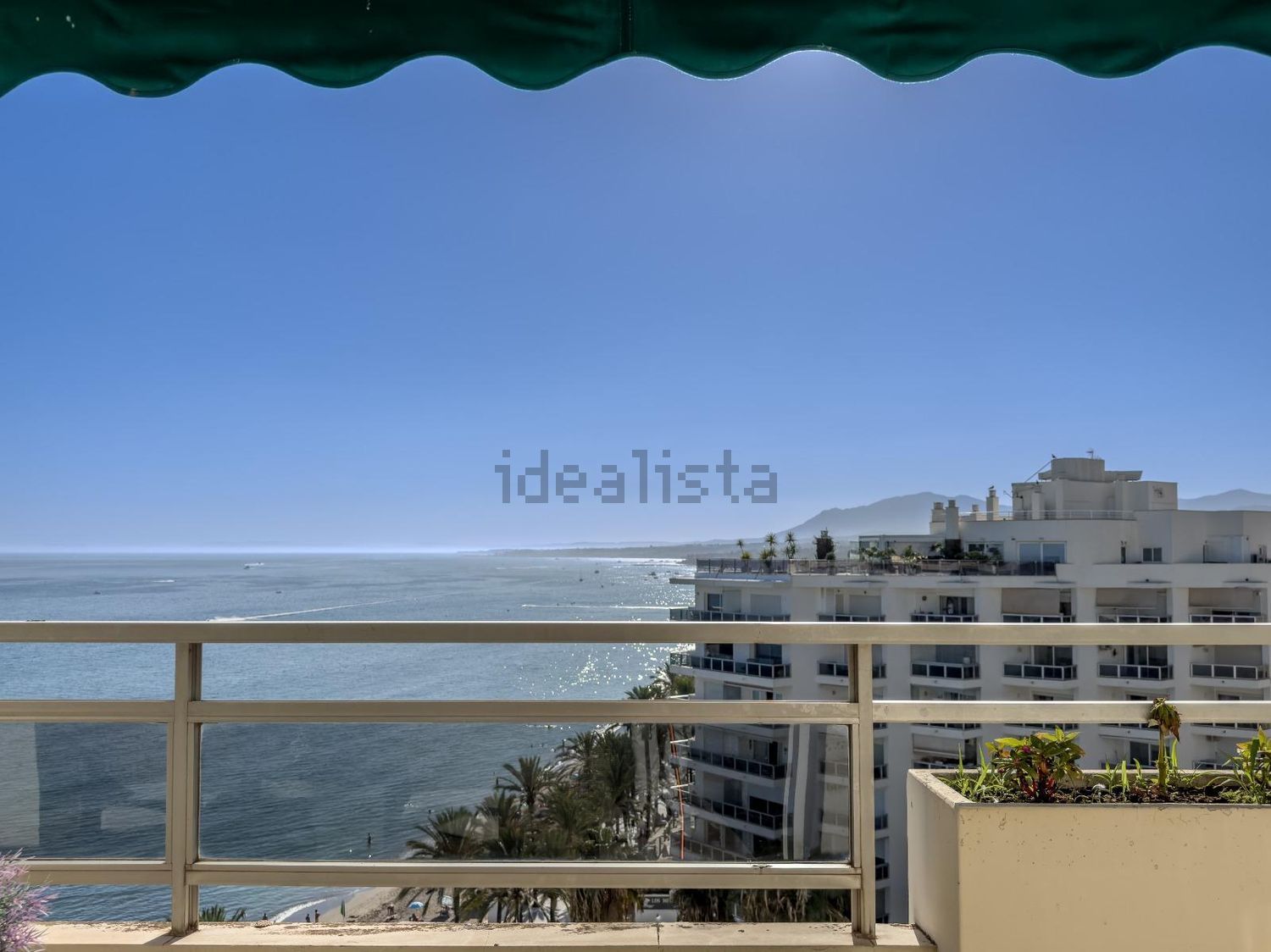 Duplex in erste Strandlinie in Marbella — Meerterrasse