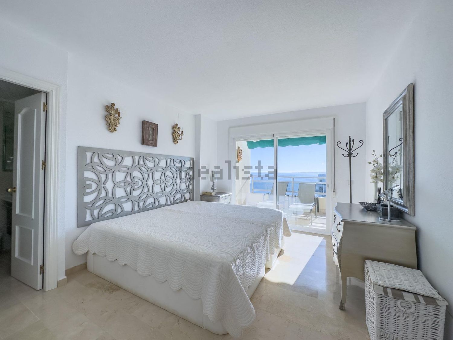 Duplex in erste Strandlinie in Marbella — Bad