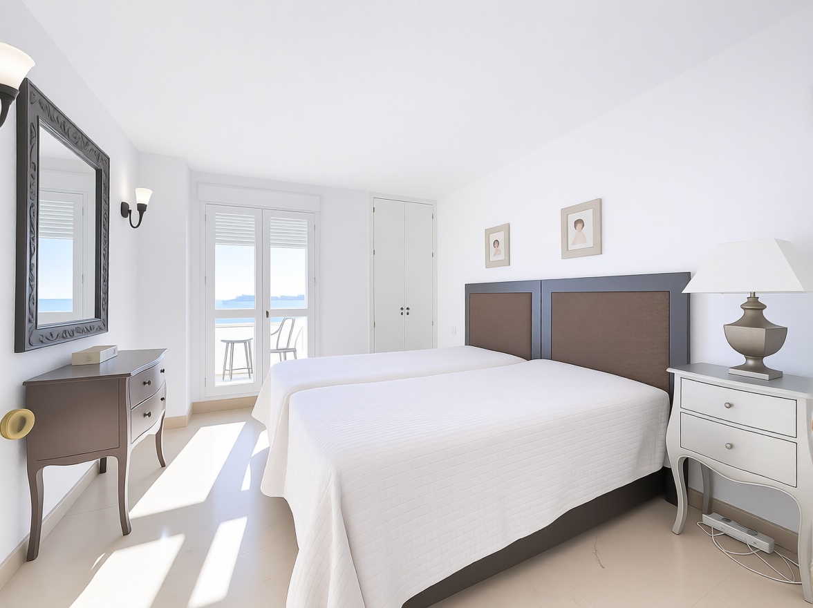 Дуплекс на продажу на первой линии пляжа в Marbella — Спальня