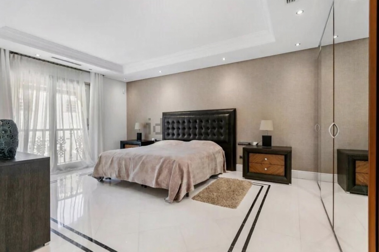 Квартира на продажу на первой линии пляжа в Marbella — Спальня