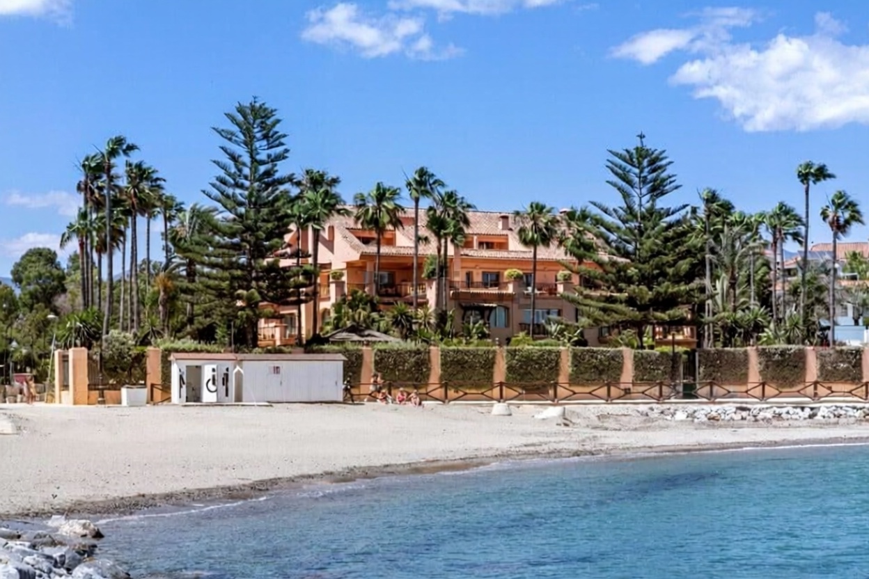 Appartement en première ligne de plage à Marbella — Vue mer
