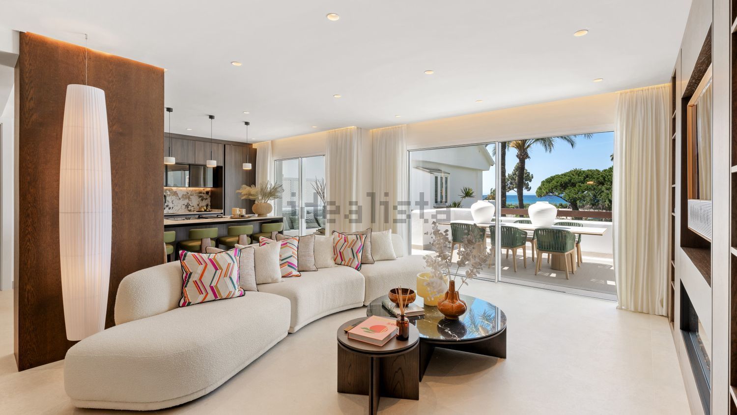 Appartement en première ligne de plage à Marbella — Séjour