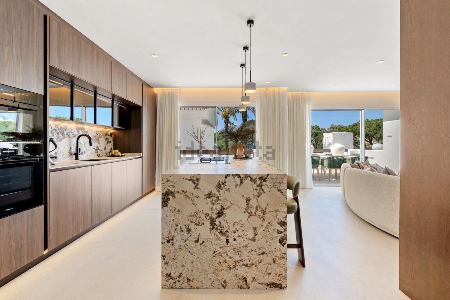 Appartement en première ligne de plage à Marbella — Cuisine