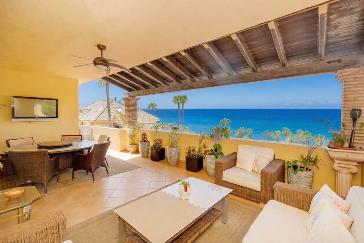 Duplex in erste Strandlinie in Marbella