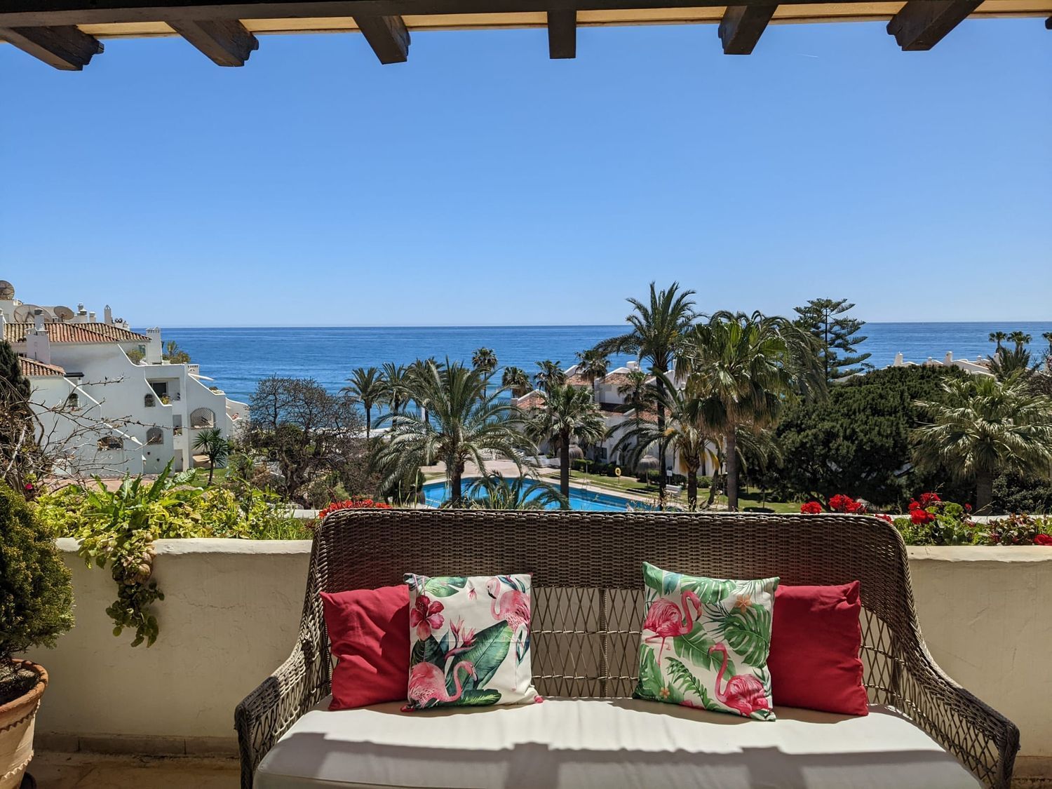 Appartement en attique en première ligne de mer à Marbella