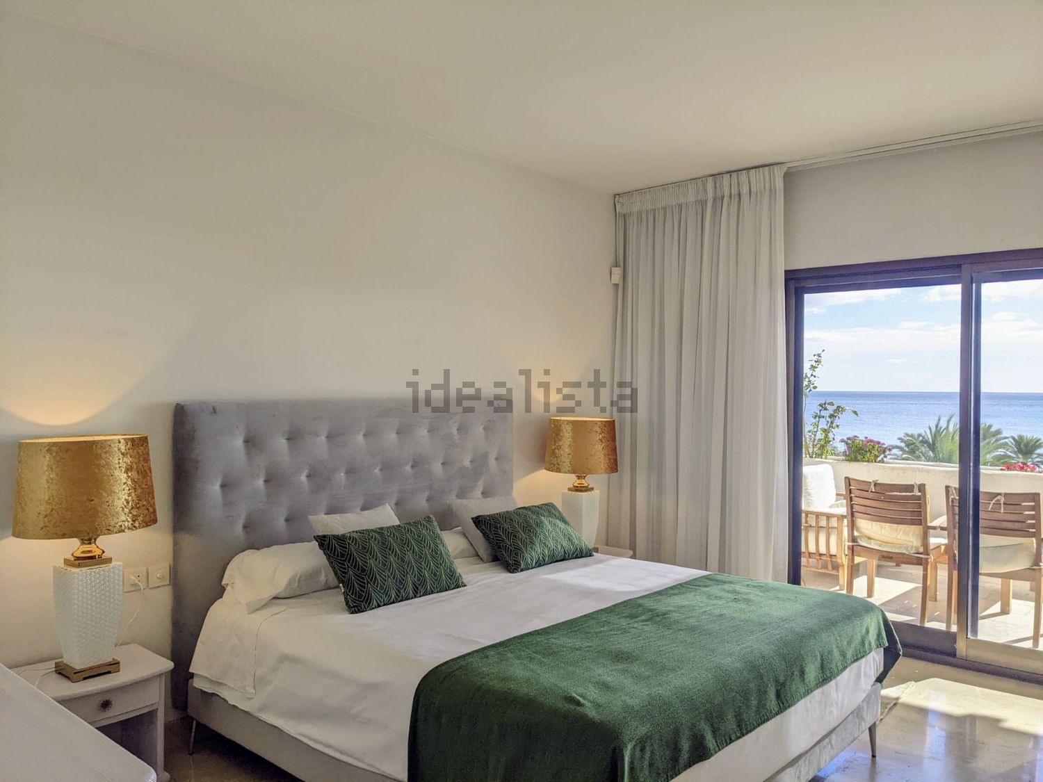 Seafront attic in Marbella — Bedroom