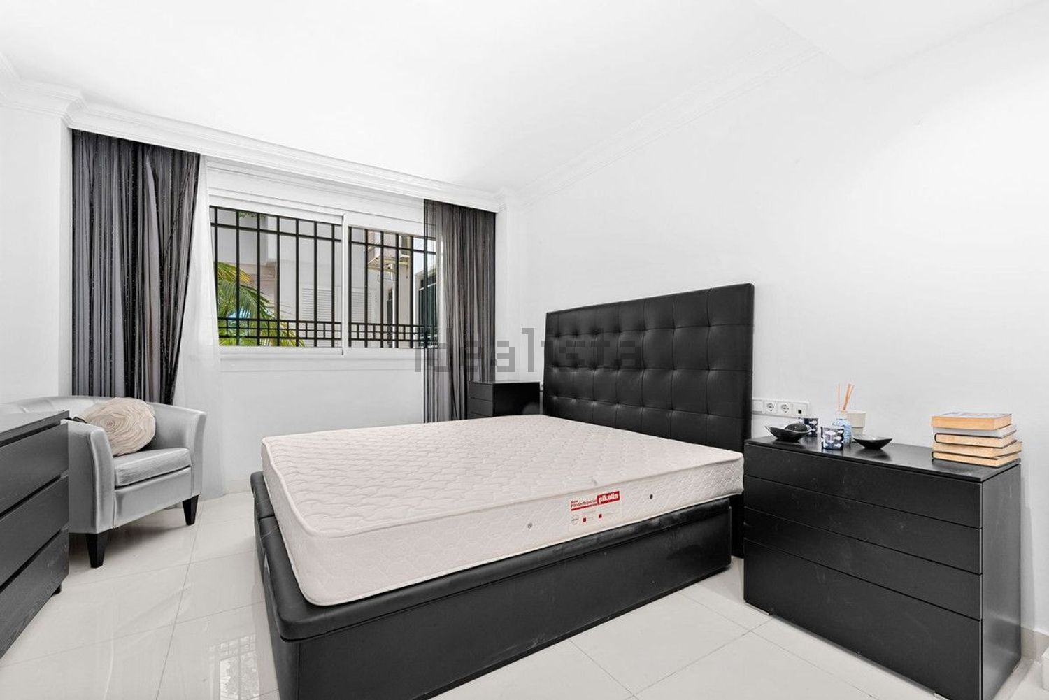 Appartement en première ligne de plage à Marbella — Chambre