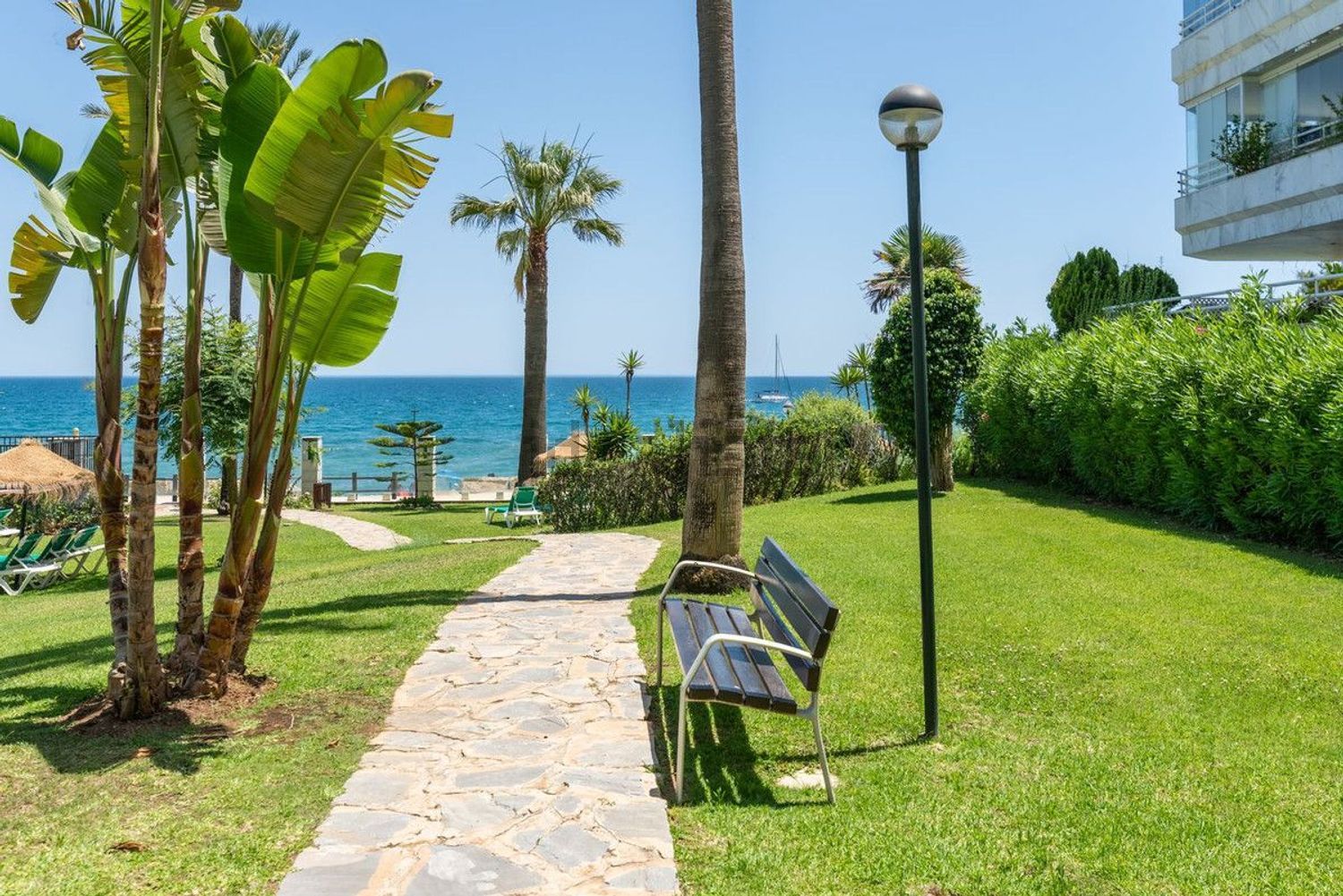 Appartement en première ligne de plage à Marbella — Cuisine