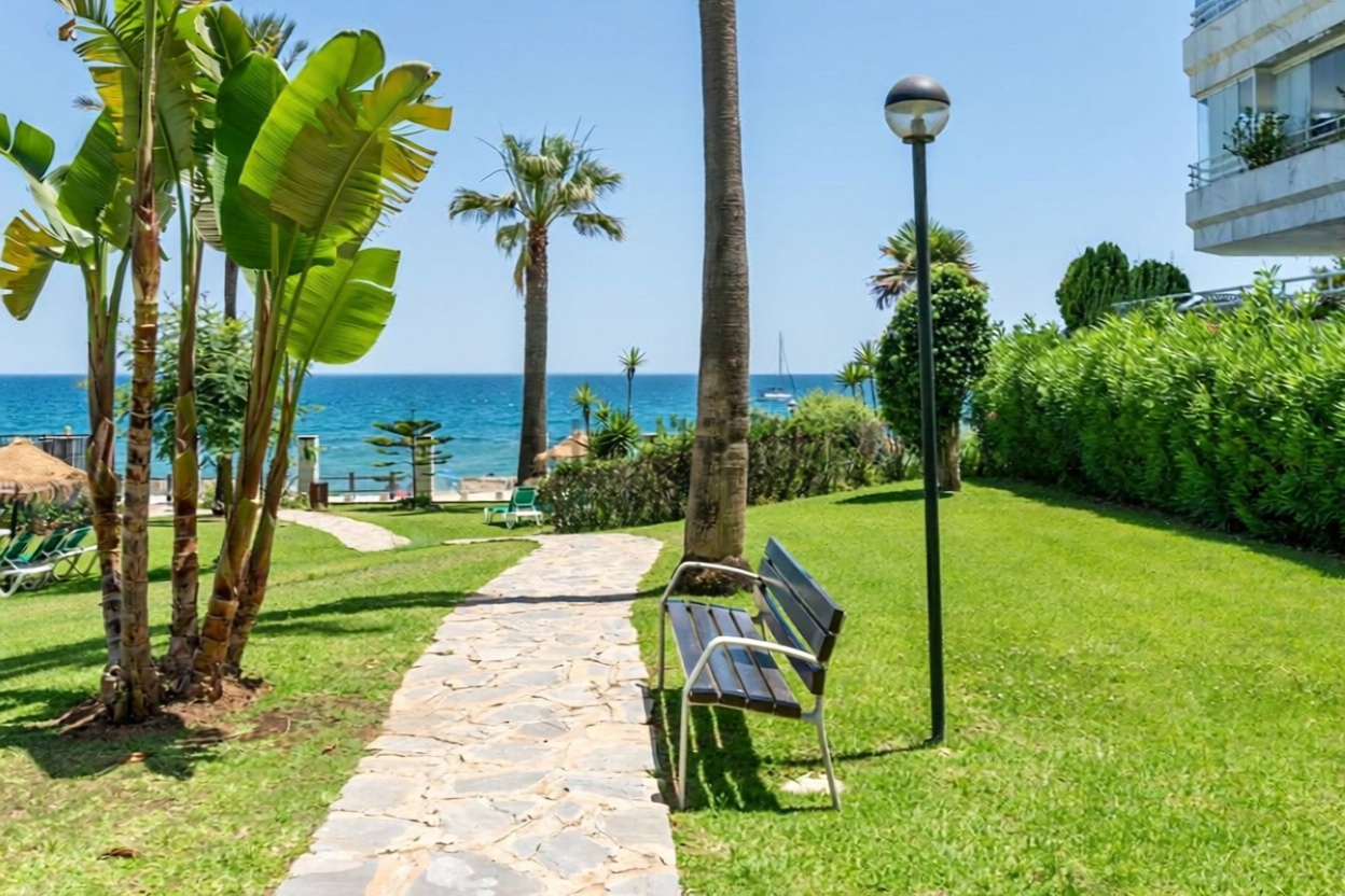 Квартира на продажу на первой линии пляжа в Marbella — Кухня